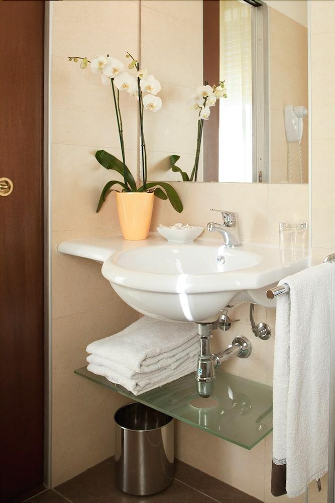 Hotel Metropol Пезаро Экстерьер фото