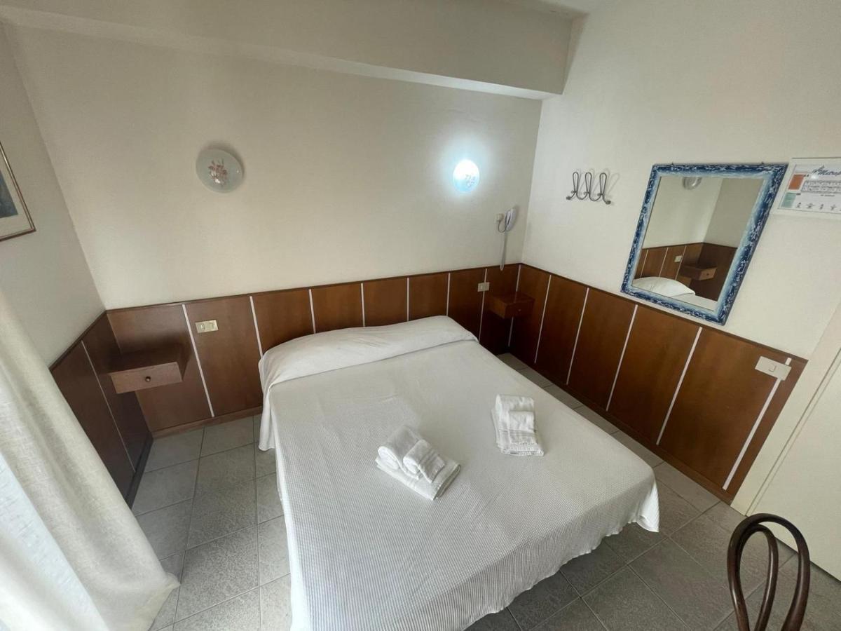 Hotel Metropol Пезаро Экстерьер фото