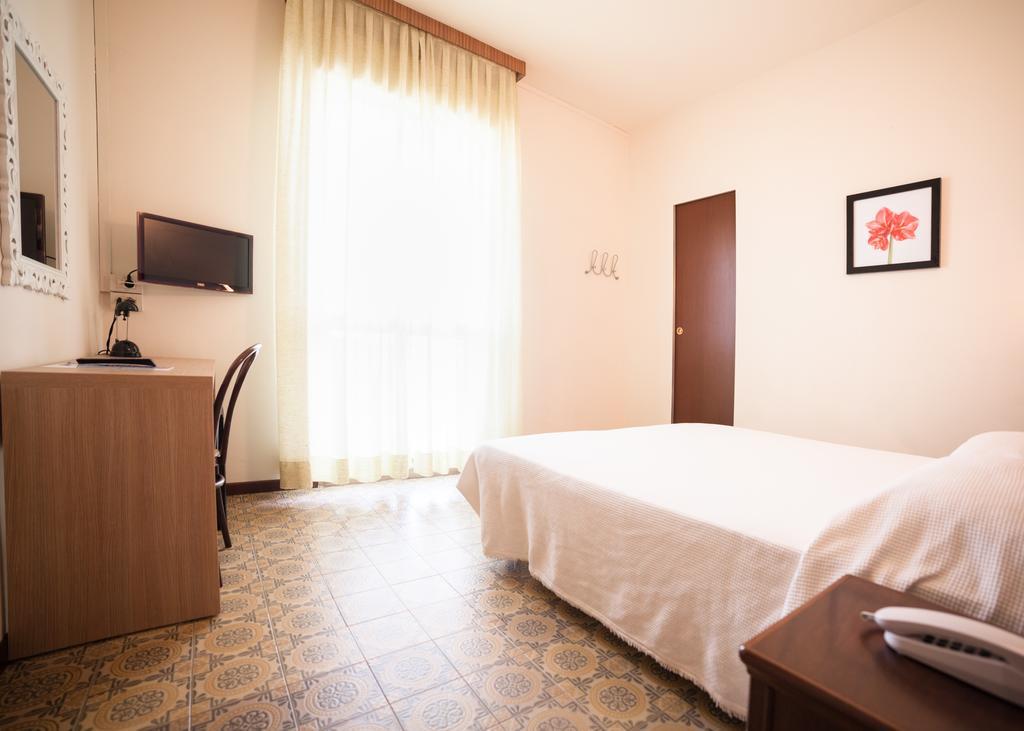 Hotel Metropol Пезаро Экстерьер фото